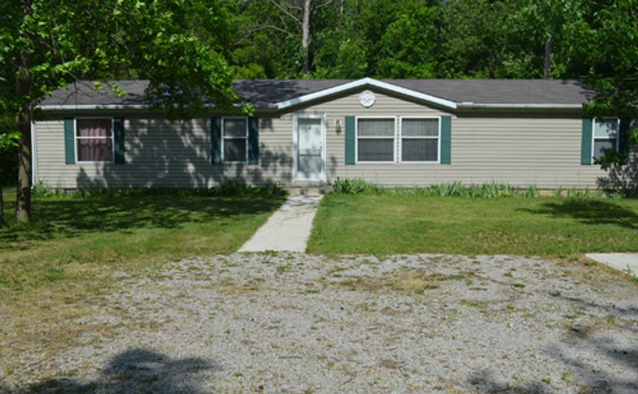 Country Home Real Estate Auction on 2 Secluded Acres